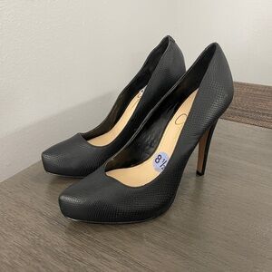 Jessica Simpson Black Textured Heels
